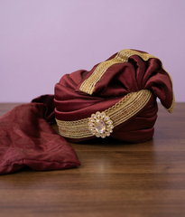 Maroon Gold Brooch Kulla