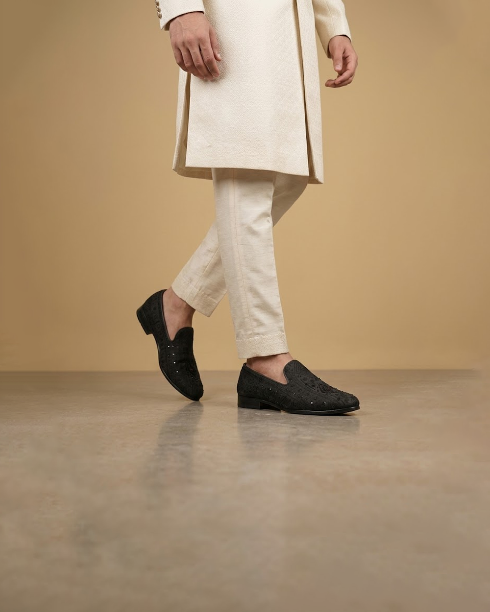 Black Embroidered Dulha Boots